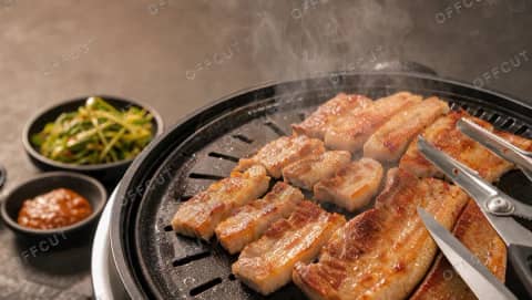 실사 · 삼겹살 굽는 불판