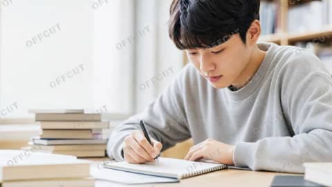 비롤 · 창가에서 노트 필기하는 학생