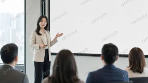 비롤 · 여성 임원의 프레젠테이션