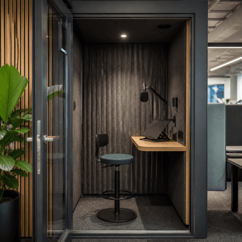 Coworking Sound Booth 프롬프트
