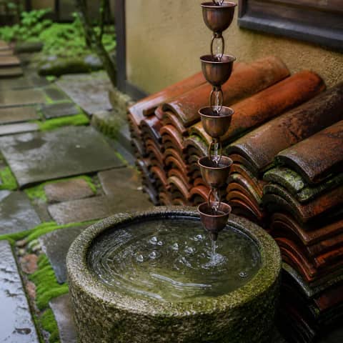 Ceramic Roof Tile Rain Chain 프롬프트